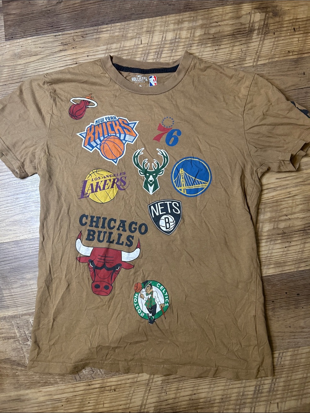Hollister Brown Short-Sleeve NBA Logos Graphic Tee